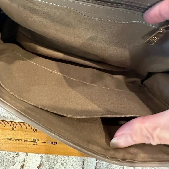 Badgley Mischka Quilted Crossbody Shoulder Gold Chain Buckle Taupe Bag - Picture 13 of 16